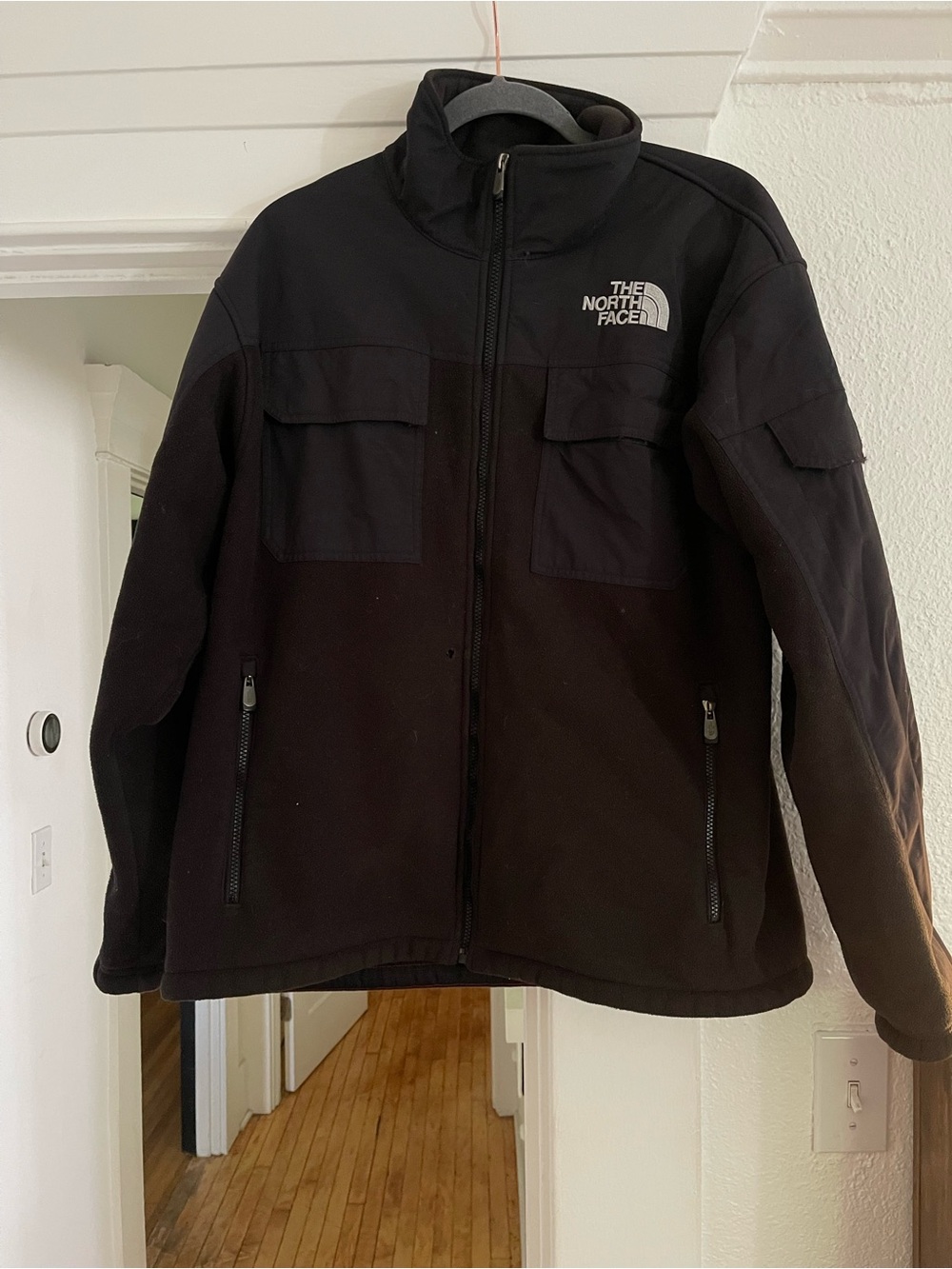The North Face Black Men's Lightweight Fleece Jacket